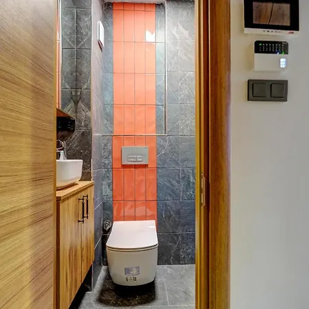In The Center Of Istanbul, 300m From The Bosphorus, Fully Furnished, 2023 Brand New Studio *